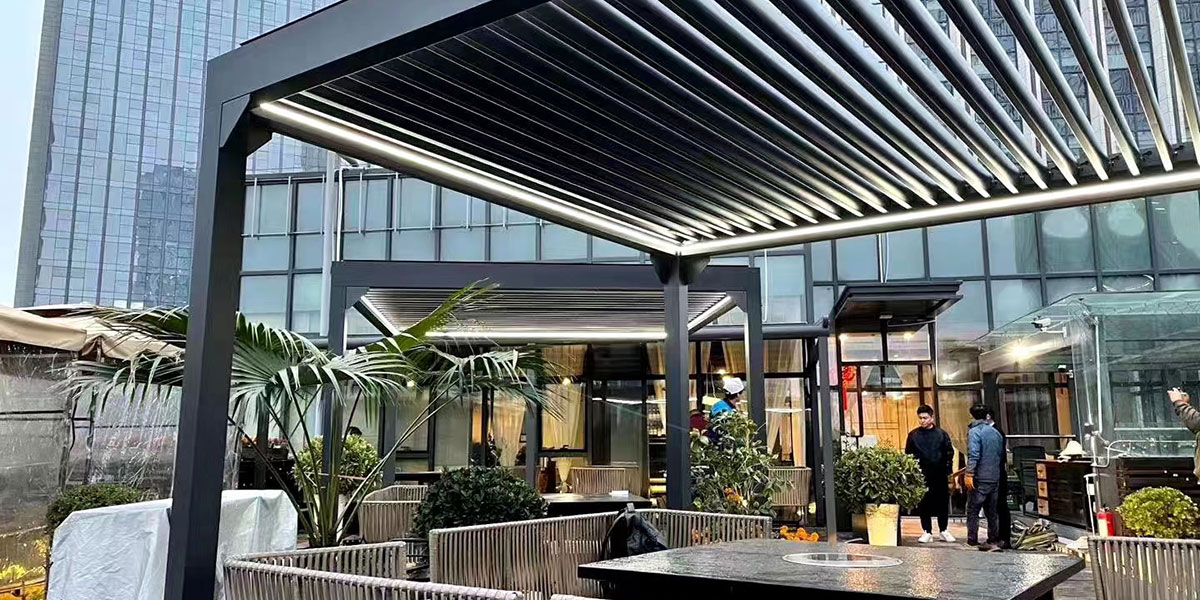 明陽遮陽百葉涼亭在商場采光頂遮陽應用案例 明陽遮陽百葉涼亭在商場采光頂遮陽應用案例